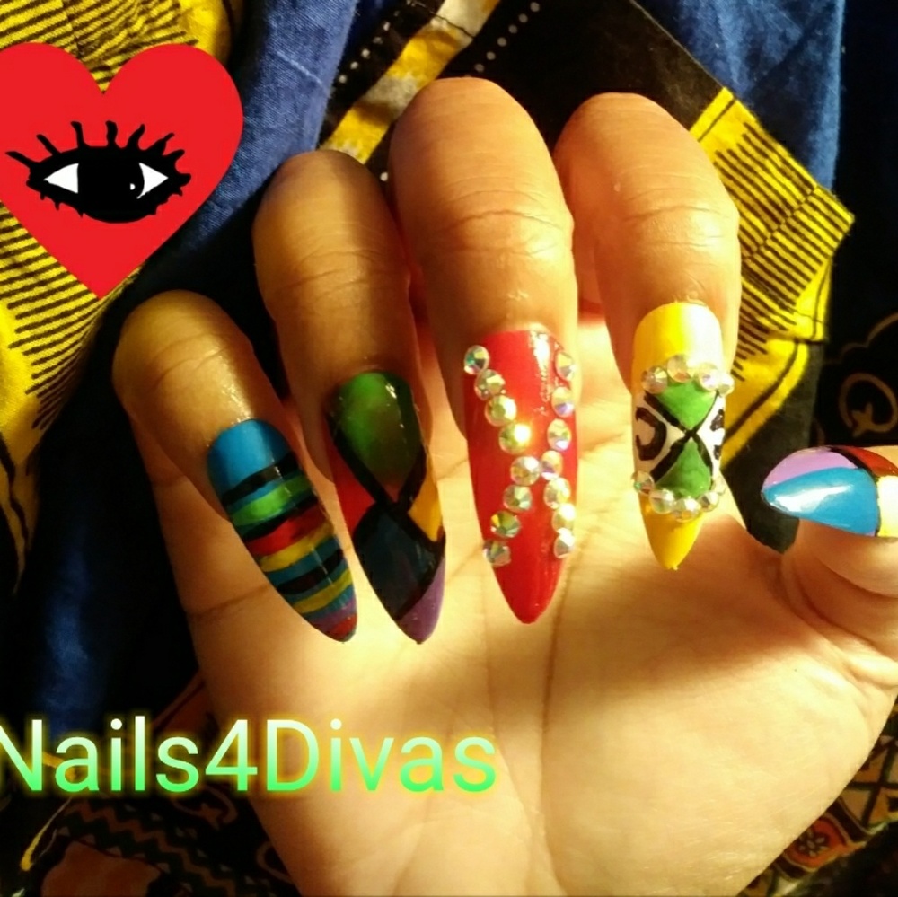 False Nails - Picture 2 of 3